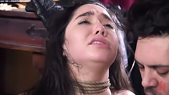 La Experiencia Bdsm De Karlee Grey Está En Exhibición