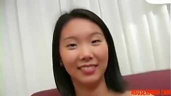 Giovane Adolescente Asiatica: Un Video Porno Gratuito Per Il Tuo Piacere - Parte 1